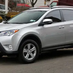 Toyota RAV4 jaki silnik wybrać? Porównanie silników i ich zalety
