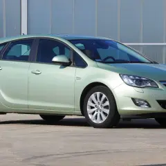 Opel Astra J jaki silnik wybrać, aby uniknąć kosztownych napraw?