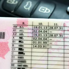 Wymiana prawa jazdy – co jest potrzebne i jak uniknąć błędów w dokumentach