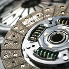 Czy można zmieniać biegi bez sprzęgła? Oto, co musisz wiedzieć