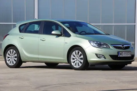Opel Astra J jaki silnik wybrać, aby uniknąć kosztownych napraw?