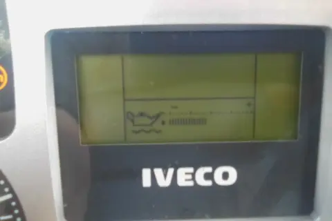 Iveco EuroCargo ile oleju do silnika? Odkryj najlepsze opcje i pojemności
