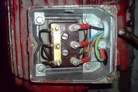 Jak zmienić obroty silnika 3 fazowego i zaoszczędzić energię