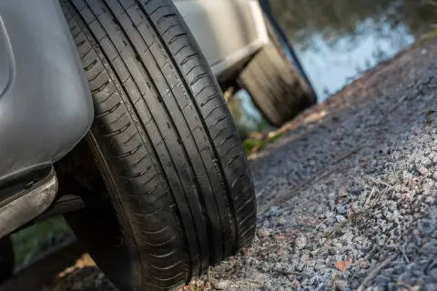 Jak wybrać indeks nośności opony, aby uniknąć niebezpieczeństwa na drodze