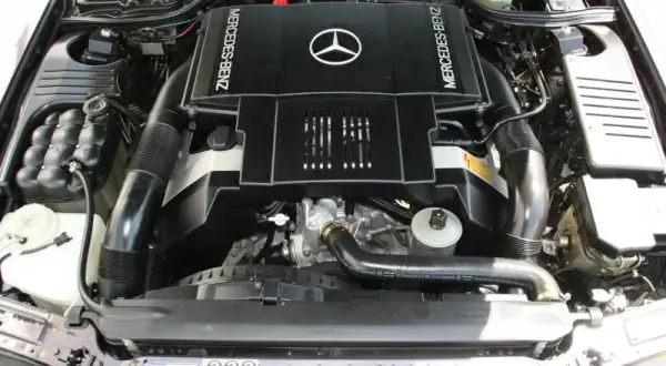 Mercedes W124 - jakie silniki benzynowe oferują najlepsze osiągi?