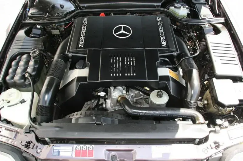 Mercedes W124 - jakie silniki benzynowe oferują najlepsze osiągi?