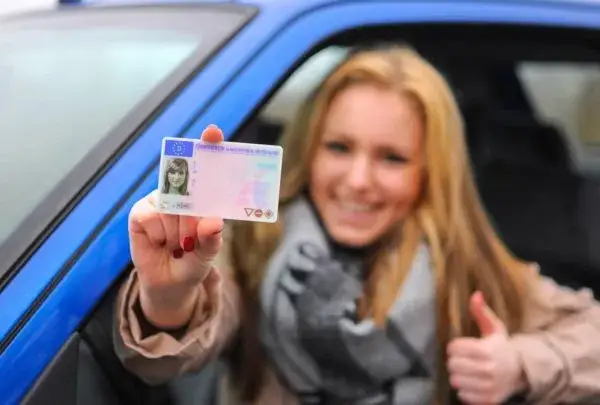 Zdjęcie Jak odzyskać prawo jazdy po elektronicznym zatrzymaniu – krok po kroku