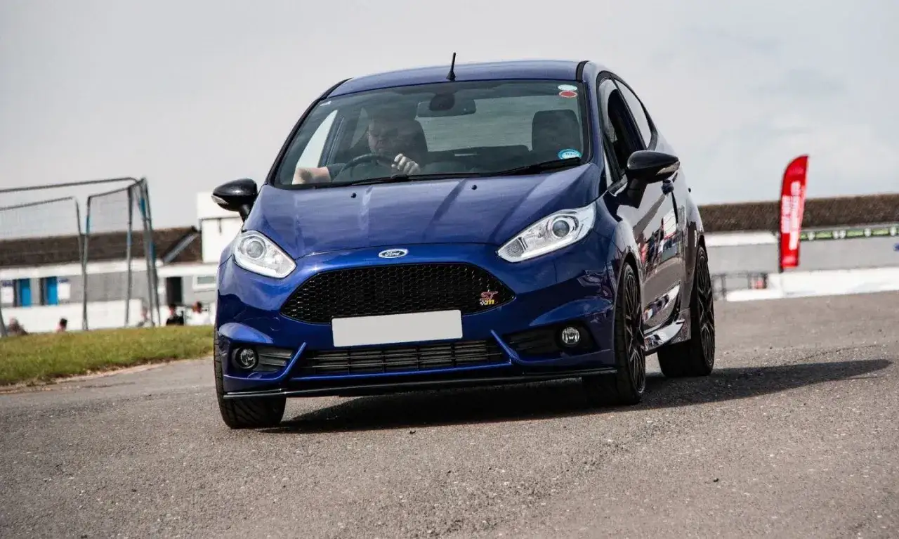 Zdjęcie Ford Fiesta MK7 jaki silnik wybrać? Porównanie, problemy i zalety silników